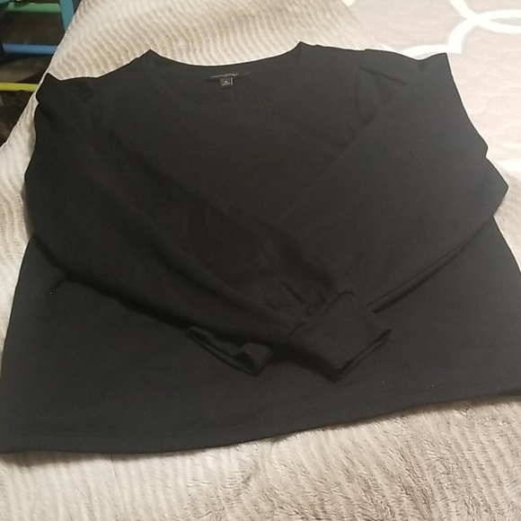 Banana Republic Tops - Banana Republic puff sleeve sweatshirt